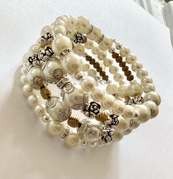 ロングアイボリーガラスパールタッセルネックレス：ハンドメイド 