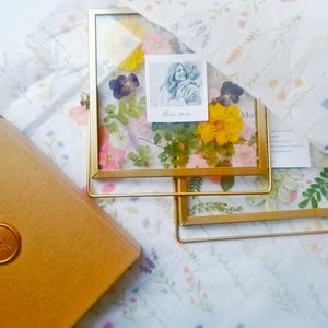 Mother&#39;s day handmade pressed flower frame | mother&#39;s day gift | birthday gift| pressed flower art| botanical art collage| floral room decor
