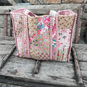 Gesteppte Einkaufstasche aus Baumwolle: Blumen Patchwork Reiseeinkaufstasche