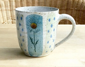 Pottery ceramic mug, approx. 250ml, with daisy decoration