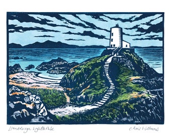 Impressão Linogravura. Linoprint. Linoprint azul do farol de Llanddwyn pintado à mão com aquarelas. Twr Mawr, Anglesey.