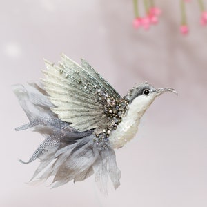 Hummingbird brooch-Bird Jewelry-Bird Brooch- gift for woman-Bead Embroidery brooch-Bird lover gift-Small Birds-Bird Jewellery
