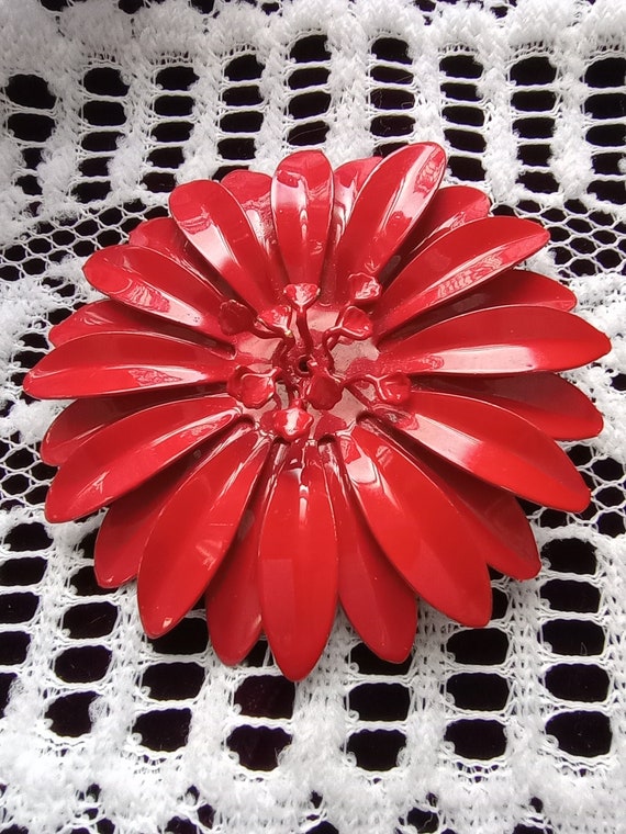 Red Enamel Metal Flower Brooch Pin