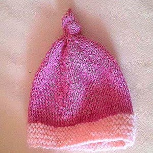 Beginner-Friendly Baby Hat Knitting Pattern – Knit Flat or in the Round with Step-by-Step Instructions