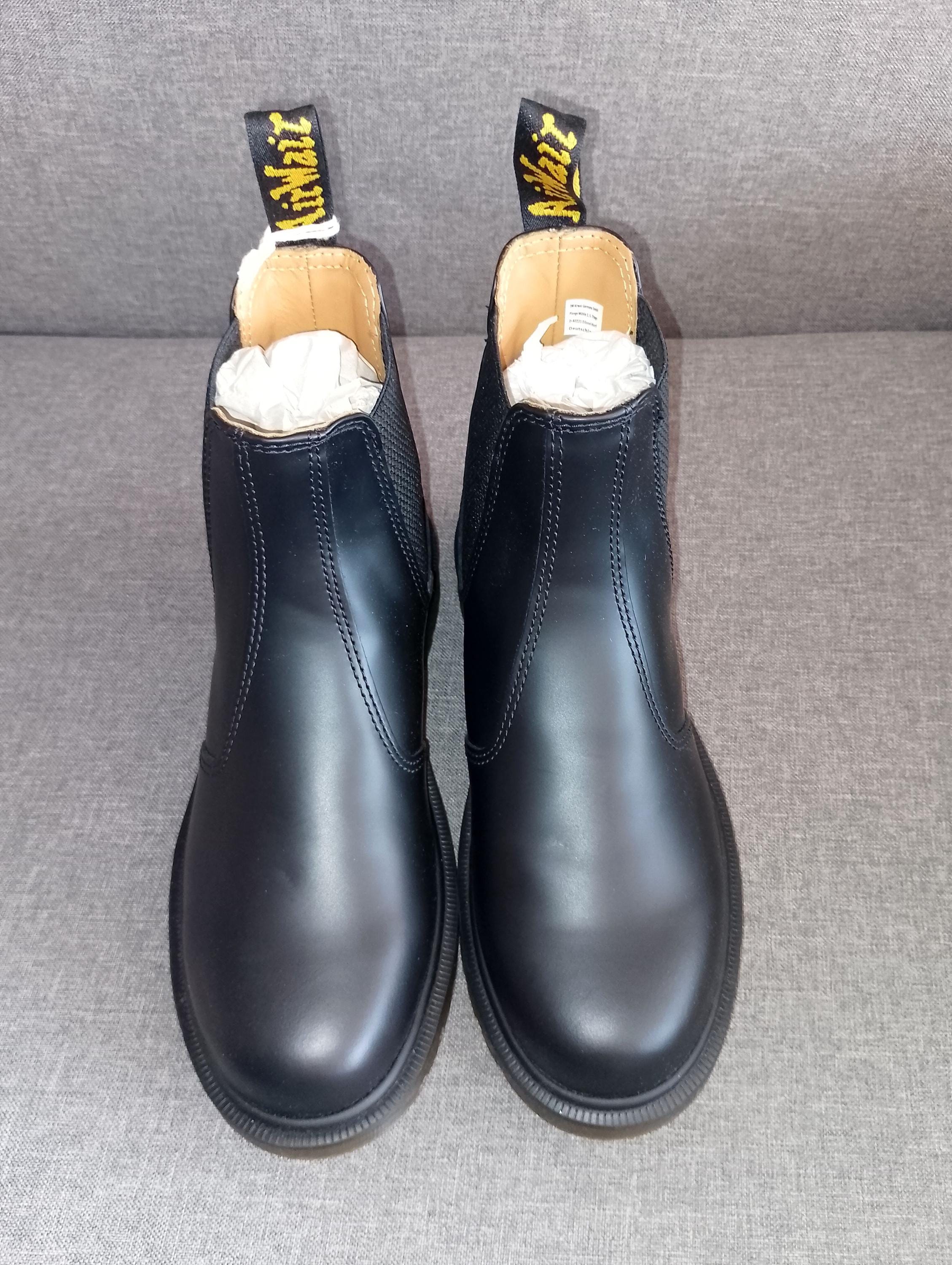 Dr MARTENS Airwair™ New in Box Air Cushioned Bouncing Sole 
