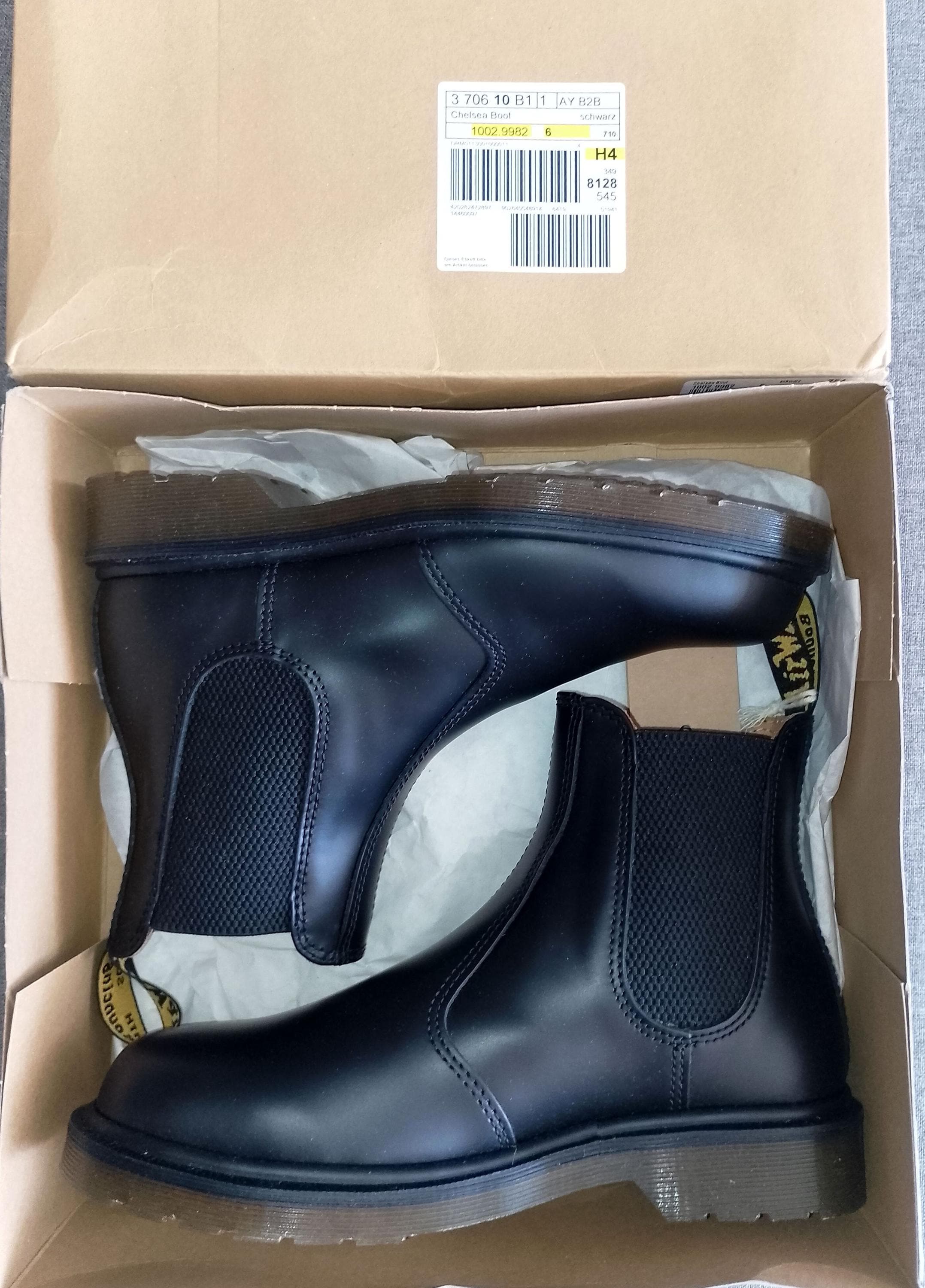 [w/ BOX] Dr. MARTENS Black Chelsea Boots Air Wair chukka EUC Size 14 Laceless Dr MARTENS Airwair™ New in Box Air Cushioned Bouncing Sole  main image 3
