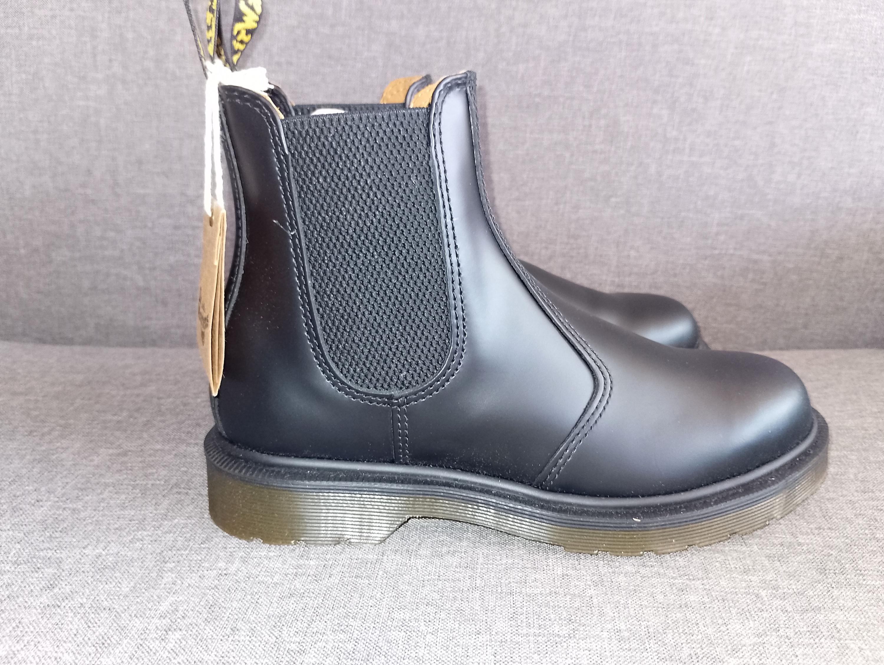 Dr MARTENS Airwair™ New in Box Air Cushioned Bouncing Sole 
