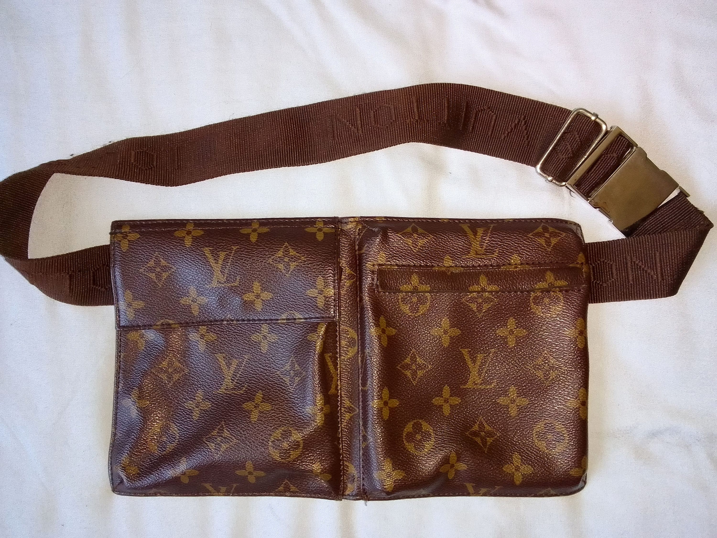 LV LV Unisex Cruiser Messenger Monogram Coated Canvas Cowhide