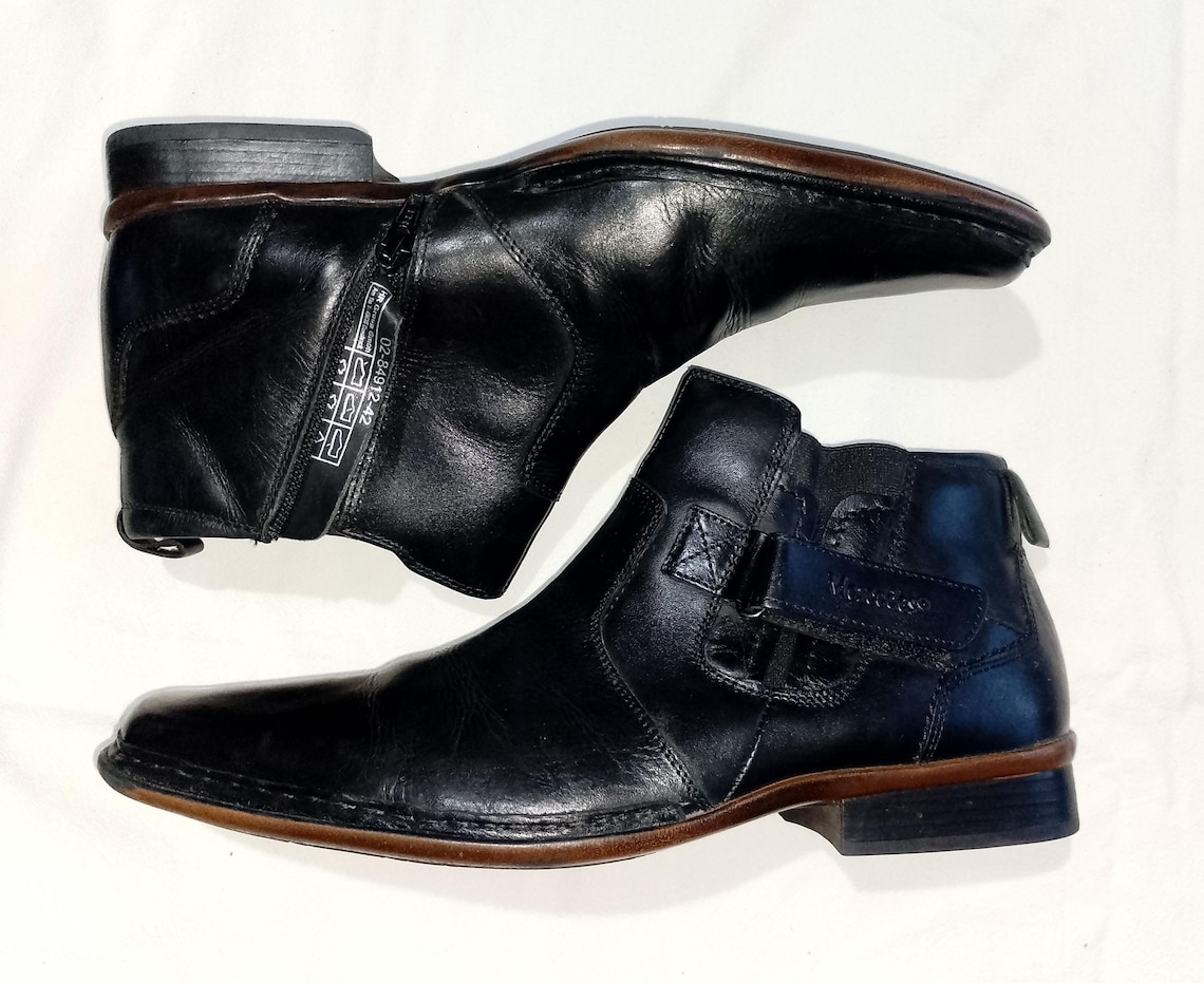 Mercedes-Benz Vintage 90s Men's Black Leather Chelsea Boots, Classic Auto-Inspired Footwear, size 42 / 8, foto 1 di 5