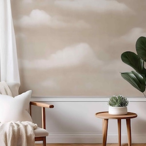 Carta da parati con nuvole neutre, murale con nuvole beige tenui per camera da letto, cameretta dei bambini, da staccare e attaccare o da rivestimento murale tradizionale, design rilassante per le pareti