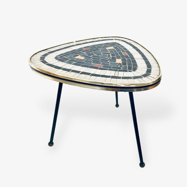 Table fleurie en mosaïque de pierre des années 1950