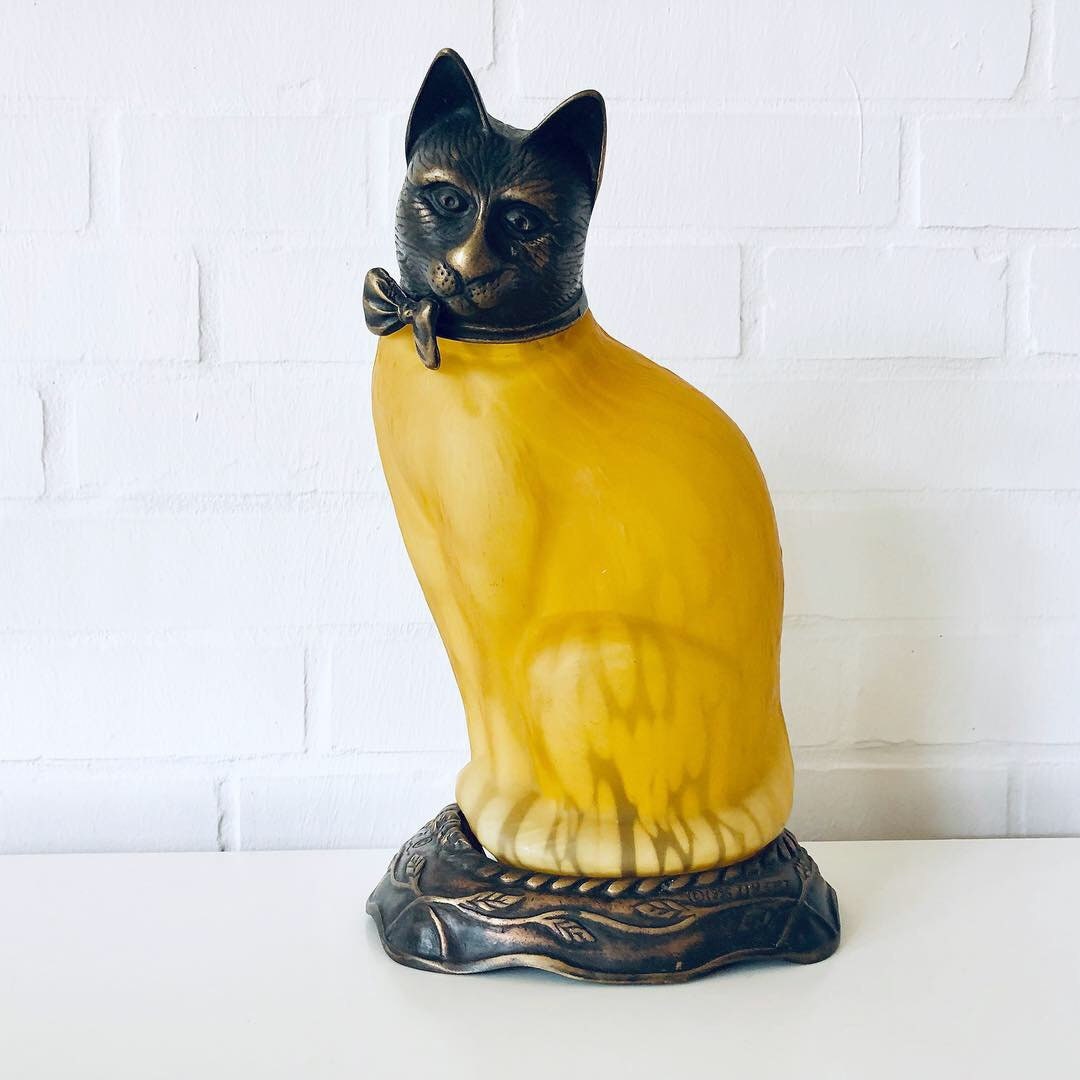 Glass 2024 cat lamp
