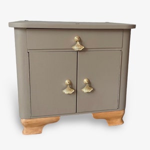 50s mini chest of drawers image 10