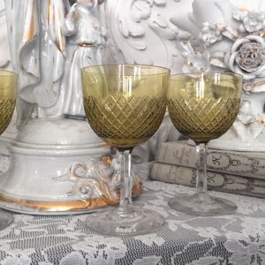 Vintage crystal glasses for white wine / Vintage glasses for white wine