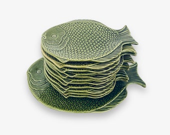 12x Vintage fish plates green