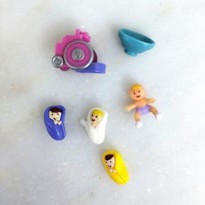 Repro Polly Pocket Children&#39;s Hospital: replacements for babies, wheelchair and scale tray