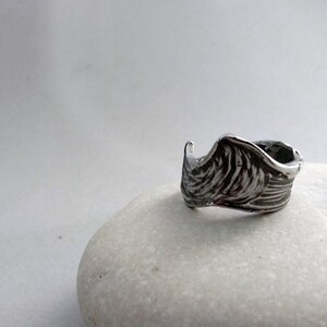 Anello onda del mare on sale
