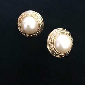 Vintage pearl earrings