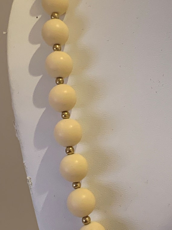 Cream Colored Beaded Necklace - image 2