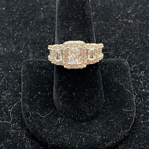 Cubic Zirconia Engagment Ring