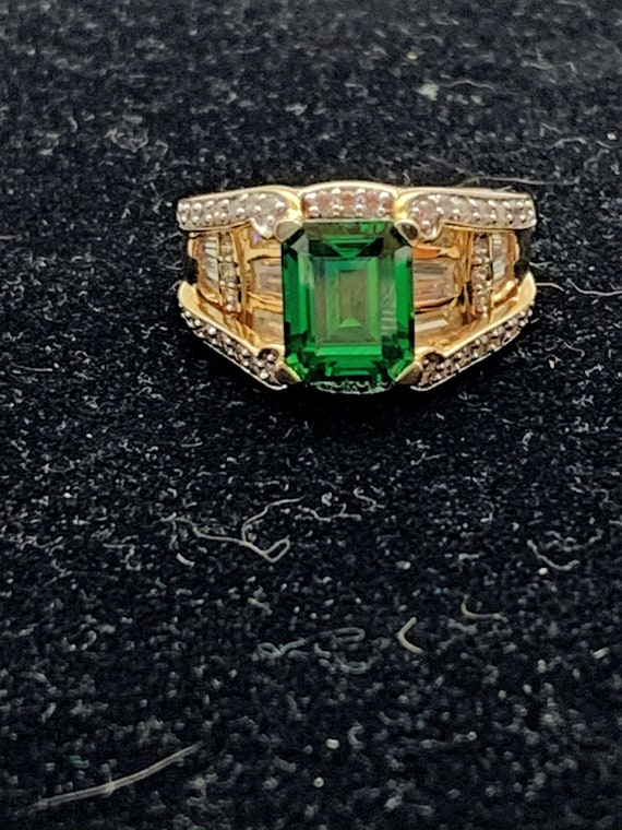 Emerald Colored Statement Ring - image 3