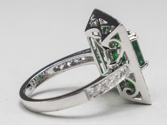 Emerald and Diamond Ring - image 3