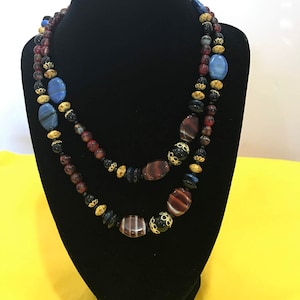 collier de perles de verre vintage