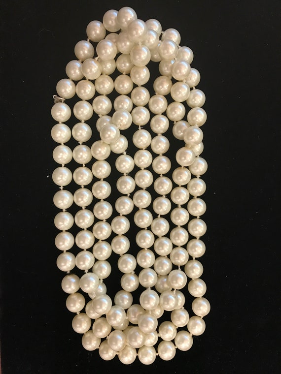 Large Single Strand Simulated Pearl Necklace - image 2