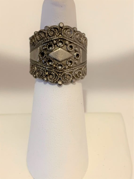 Circular Pattern Design Adjustable Ring - image 1