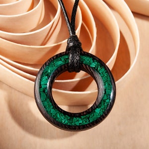 Exquisite Malachite Pendant: Unique Handmade Necklace featuring a Striking Geometric Design and Hypoallergenic Wenge Wood