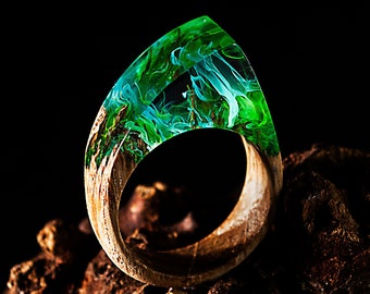 Bague en résine pour femme – Bague en bois exotique avec dessus en résine transparente pour un superbe cadeau en bois du 5e anniversaire pour femme. Bague paysage