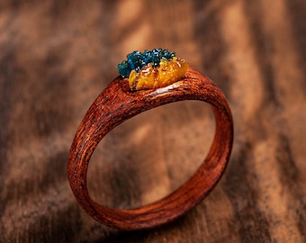 Wood ring with colors of the Ukrainian flag, bentwood ring with real flowers, 5th anniversary gift, Ukrainian souvenir