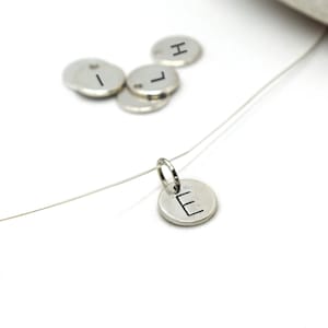 Amuletos iniciales complementos para collar o pulsera de encanto, amuletos de iniciales con sello alfabeto de plata, collar de monograma, colgante personalizado