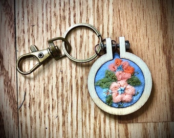 felt flower mini embroidery hoop key chain