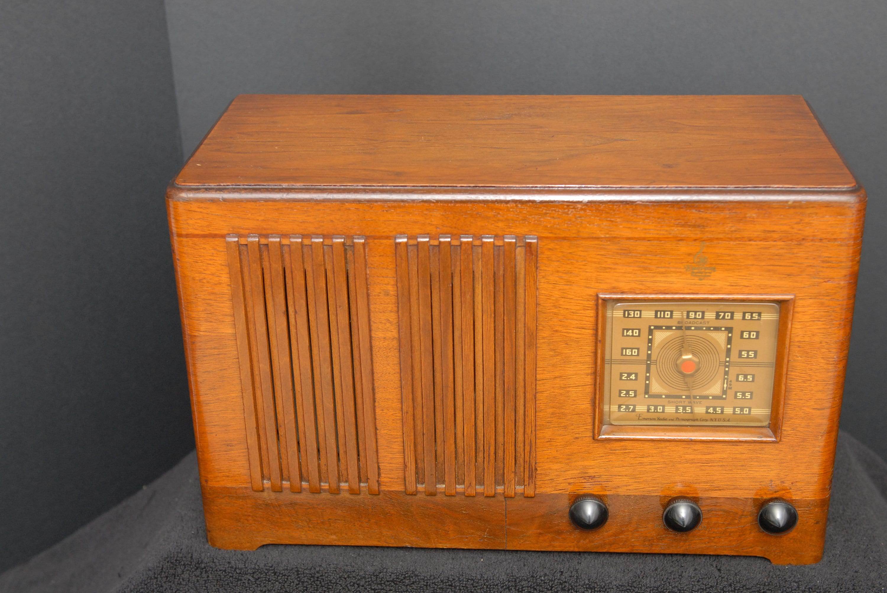 Eames Emerson Radio イームズ ミッドセンチュリー真空管ラジオ Eames Emerson Radio イームズ ミッドセンチュリー真空管ラジオ - メルカリ