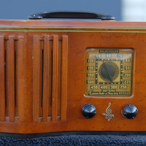 Vintage 1930s Antique Emerson Ingraham Wood Vacuum Tube Radio - Outstanding and Working bild 1