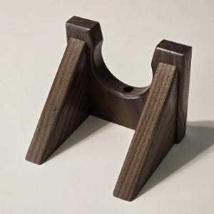 Classical Guitar Wall Hanger, Walnut