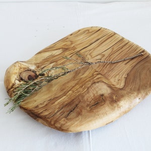 Handmade Olive Wood Cheese Board: Organic Serving Platter (35cm x 28cm)
