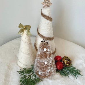 Handmade Yarn Christmas Tree Set: Farmhouse Faux Fur Decor