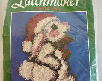 Vintage 1993 Latchmaker Christmas "HOLIDAY BUNNY" Latch Hook Kit 15" x 22"