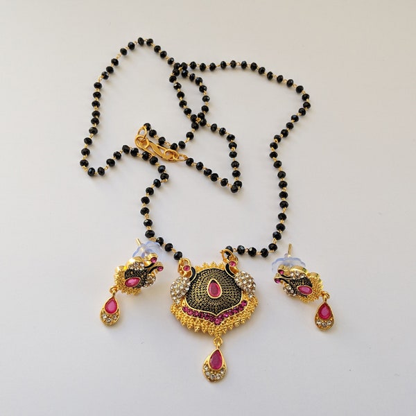 Traditionelle Indische Oxidierte Mangalsutra Halskette Set mit schwarz farbigen Kristallen & Rubinsteinen