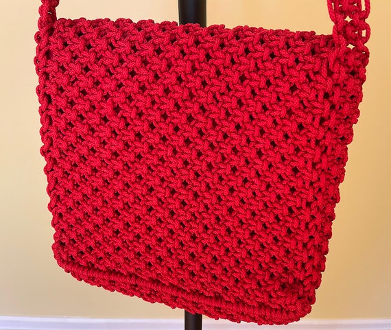 Red Macrame Shoulder Bag / Vintage Handmade Macra… - image 3