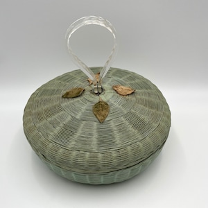 Vintage Wicker Sewing Basket with Clear Lucite Handle / Round Wicker Basket Purse with Leaf Detail and Distinctive Handle