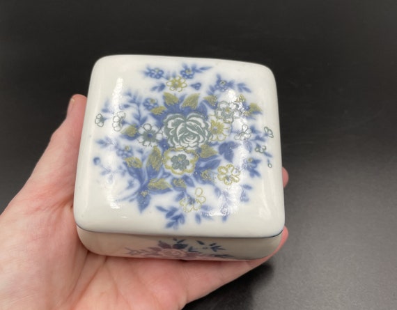 Blue Green Flowered Porcelain Box / Vintage Trink… - image 1