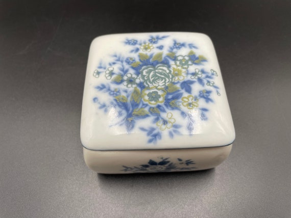 Blue Green Flowered Porcelain Box / Vintage Trink… - image 6