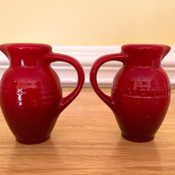 LeCreuset Red Brick Ombre Jug-style Salt and Pepper Shaker Set / LeCreuset S & P Shakers