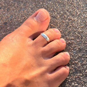 Men’s Adjustable Hammered Domed Toe Ring | Sterling Silver Wide Band for Larger Toes, Minimalist & Rugged, Texture Choice image 5