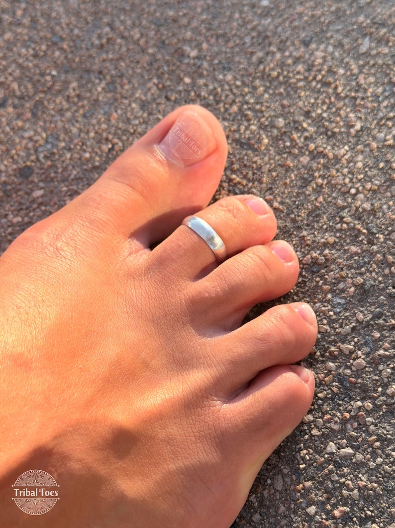 Men’s Adjustable Hammered Domed Toe Ring | Sterling Silver Wide Band for Larger Toes, Minimalist & Rugged, Texture Choice image 5