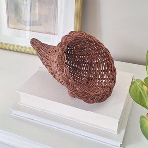 Fall Vintage Wicker Cornucopia Horn Basket Vase - Thanksgiving Decor Horn of Plenty Harvest Autumn Fall Decor fall kitchen decor tablescape