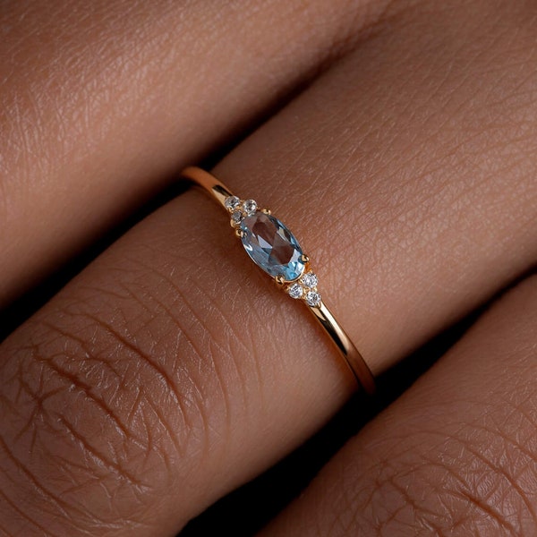 Everly Ring - Bague Dainty Oval Cut - Pierre Bleu Sarcelle ou Pierre Clear CZ - Bague Empilage Minimaliste - Vermeil Or 14K - Trove